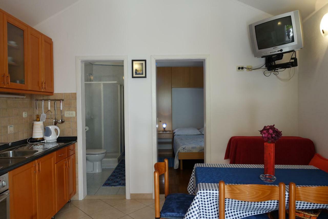 Apartments Ivic Bol Rum bild